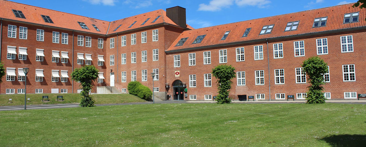 Billedet viser retsbygningen i Næstved udefra