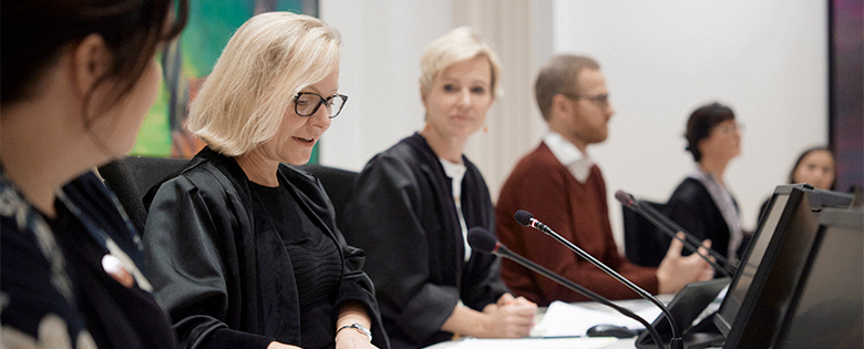 Billede fra en retssal